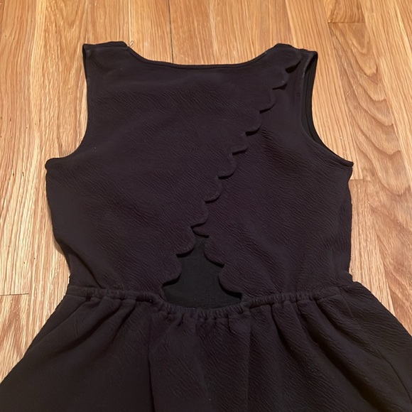 Anthropologie black ruffle top,‎ size small - Picture 9 of 9